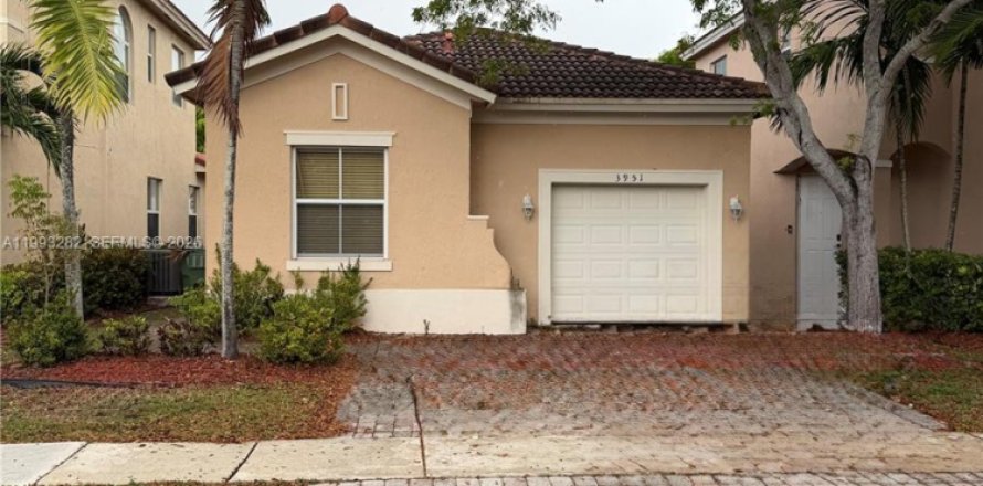 Casa en Homestead, Florida 3 dormitorios, 130.81 m2 № 2058588