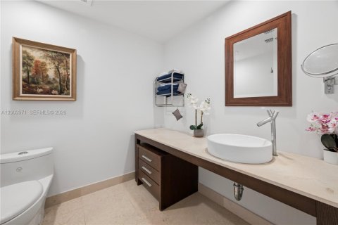 Condo in Miami, Florida, 1 bedroom  № 2170473 - photo 16