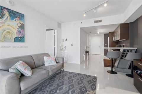 Condo in Miami, Florida, 1 bedroom  № 2170473 - photo 7