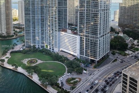 Condo in Miami, Florida, 1 bedroom  № 2170473 - photo 2