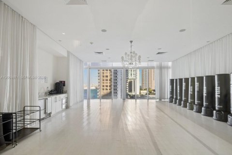 Condo in Miami, Florida, 1 bedroom  № 2170473 - photo 25