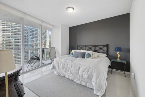 Condo in Miami, Florida, 1 bedroom  № 2170473 - photo 12