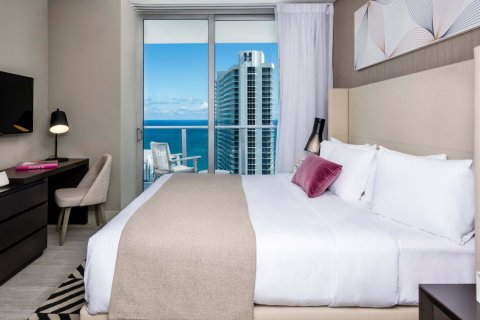 Appartement à vendre à Hollywood, Floride: 3 chambres, 126 m2 № 26603 - photo 1