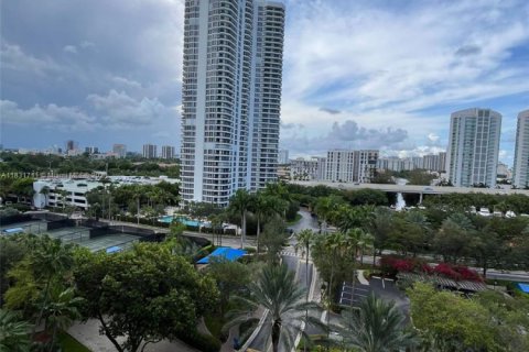 Condo in Aventura, Florida, 2 bedrooms  № 1814250 - photo 13