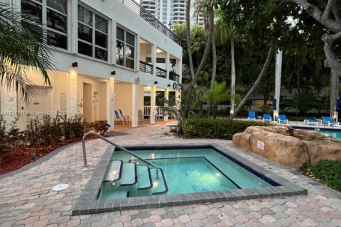 Condo in Aventura, Florida, 2 bedrooms  № 1814250 - photo 15
