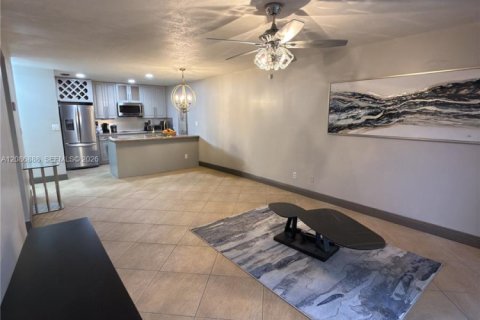 Apartment in Pembroke Pines, Florida 1 bedroom, 78.32 sq.m. № 2357618 - photo 9