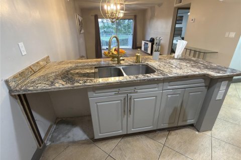 Apartment in Pembroke Pines, Florida 1 bedroom, 78.32 sq.m. № 2357618 - photo 4