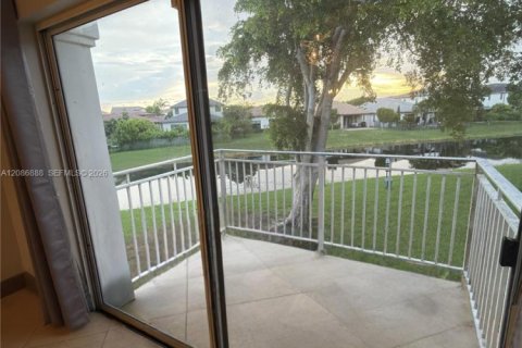 Apartment in Pembroke Pines, Florida 1 bedroom, 78.32 sq.m. № 2357618 - photo 14