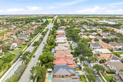 Casa en venta en Miramar, Florida, 5 dormitorios, 313.17 m2 № 2251414 - foto 11