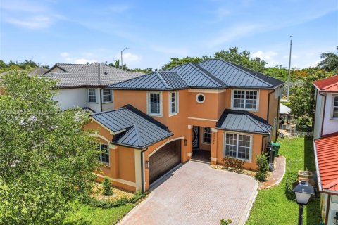 Casa en venta en Miramar, Florida, 5 dormitorios, 313.17 m2 № 2251414 - foto 2