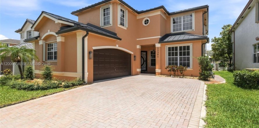 Casa en Miramar, Florida 5 dormitorios, 313.17 m2 № 2251414