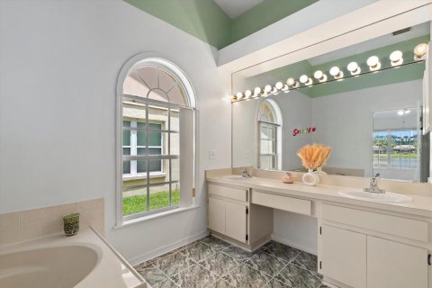 Villa ou maison à vendre à Brandon, Floride: 3 chambres, 124.86 m2 № 1810644 - photo 10