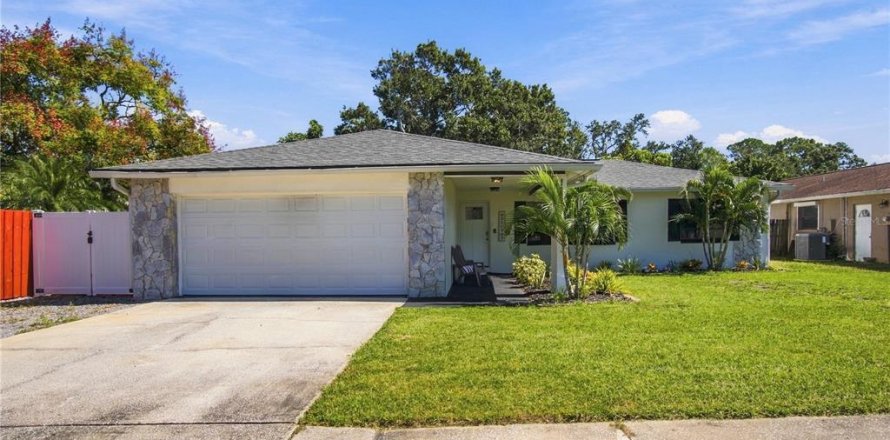 Villa ou maison à Largo, Floride 4 chambres, 166.48 m2 № 2432693
