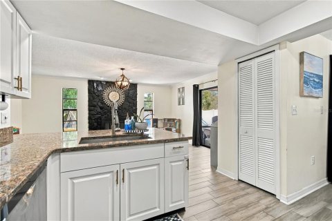 Villa ou maison à vendre à Largo, Floride: 4 chambres, 166.48 m2 № 2432693 - photo 22