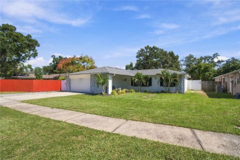 Villa ou maison à vendre à Largo, Floride: 4 chambres, 166.48 m2 № 2432693 - photo 4