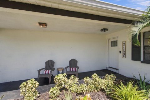 Villa ou maison à vendre à Largo, Floride: 4 chambres, 166.48 m2 № 2432693 - photo 8
