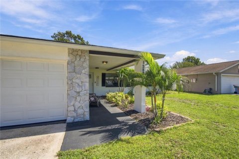 Villa ou maison à vendre à Largo, Floride: 4 chambres, 166.48 m2 № 2432693 - photo 7