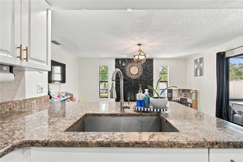 Villa ou maison à vendre à Largo, Floride: 4 chambres, 166.48 m2 № 2432693 - photo 24