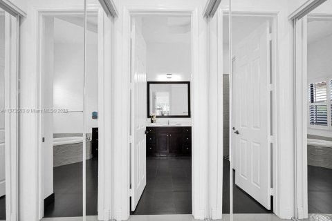 Снять в аренду виллу или дом в Купер-Сити, Флорида 4 спальни, 285.77м2, № 1924077 - фото 18