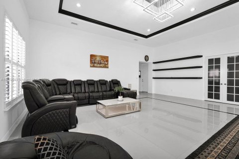 Снять в аренду виллу или дом в Купер-Сити, Флорида 4 спальни, 285.77м2, № 1924077 - фото 8