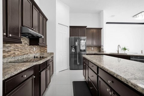 Снять в аренду виллу или дом в Купер-Сити, Флорида 4 спальни, 285.77м2, № 1924077 - фото 11