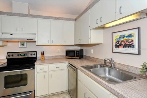 House in Sarasota, Florida 2 bedrooms, 106.84 sq.m. № 1915960 - photo 8