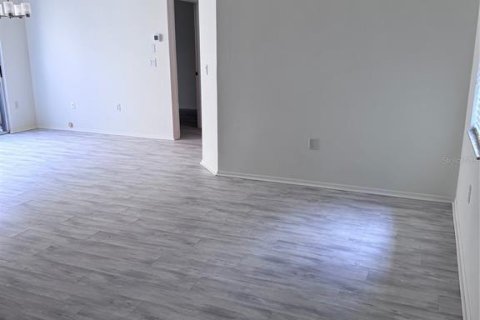 House in Sarasota, Florida 2 bedrooms, 106.84 sq.m. № 1915960 - photo 12