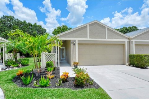 House in Sarasota, Florida 2 bedrooms, 106.84 sq.m. № 1915960 - photo 1