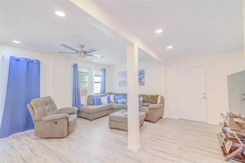 Villa ou maison à vendre à Polk City, Floride: 3 chambres, 333.89 m2 № 1720206 - photo 19