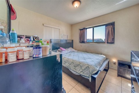 Casa en venta en Miami Gardens, Florida, 4 dormitorios, 143.26 m2 № 2058279 - foto 20