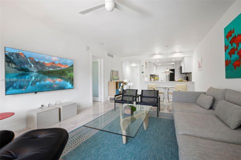 Condominio en venta en Miami Beach, Florida, 1 dormitorio, 72.84 m2 № 1878433 - foto 19