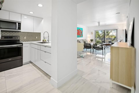 Condominio en venta en Miami Beach, Florida, 1 dormitorio, 72.84 m2 № 1878433 - foto 7