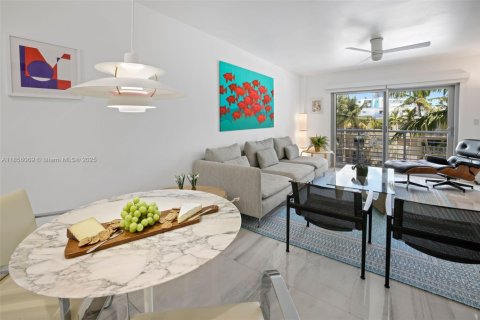 Condominio en venta en Miami Beach, Florida, 1 dormitorio, 72.84 m2 № 1878433 - foto 3