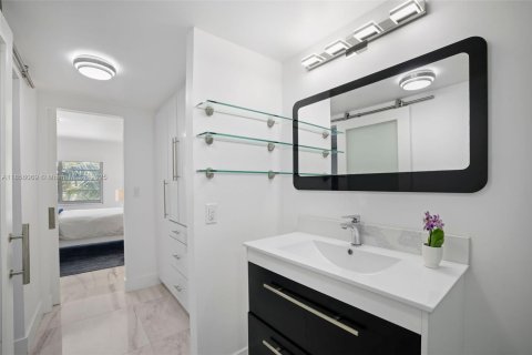 Condominio en venta en Miami Beach, Florida, 1 dormitorio, 72.84 m2 № 1878433 - foto 22