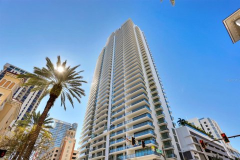 Condo in Saint Petersburg, Florida, 3 bedrooms  № 1788959 - photo 2