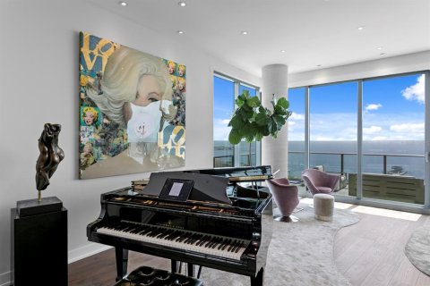 Condo in Saint Petersburg, Florida, 3 bedrooms  № 1788959 - photo 11
