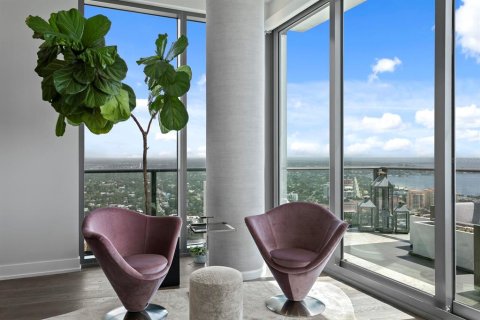 Condo in Saint Petersburg, Florida, 3 bedrooms  № 1788959 - photo 12