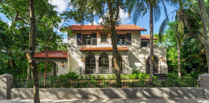 Villa ou maison à Miami, Floride 5 chambres, 242.2 m2 № 2074996