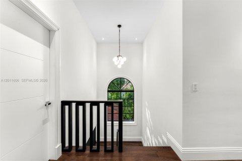 Villa ou maison à vendre à Miami, Floride: 5 chambres, 242.2 m2 № 2074996 - photo 27