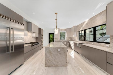 Villa ou maison à vendre à Miami, Floride: 5 chambres, 242.2 m2 № 2074996 - photo 16