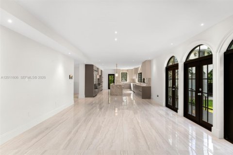 Villa ou maison à vendre à Miami, Floride: 5 chambres, 242.2 m2 № 2074996 - photo 20
