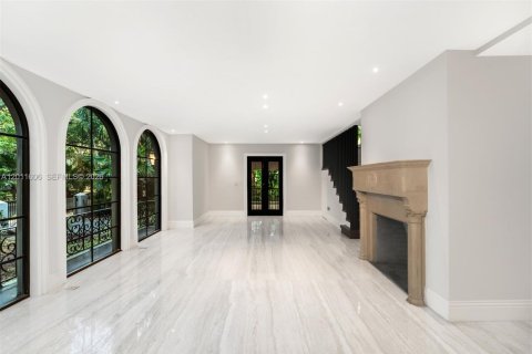 Villa ou maison à vendre à Miami, Floride: 5 chambres, 242.2 m2 № 2074996 - photo 6