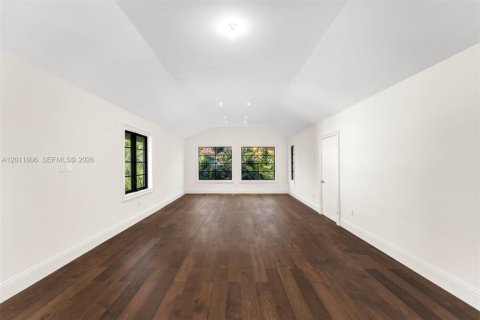 Villa ou maison à vendre à Miami, Floride: 5 chambres, 242.2 m2 № 2074996 - photo 28