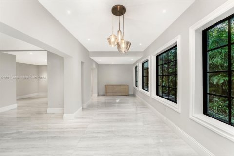 Villa ou maison à vendre à Miami, Floride: 5 chambres, 242.2 m2 № 2074996 - photo 4