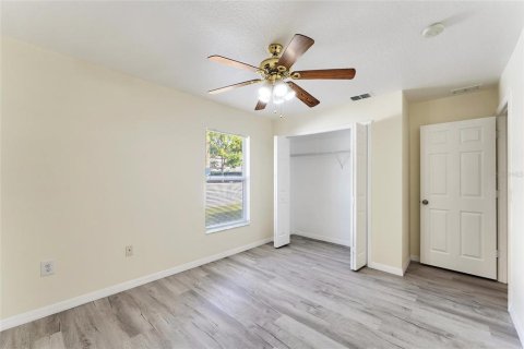 House in DeLand, Florida 4 bedrooms, 207.73 sq.m. № 1422227 - photo 29