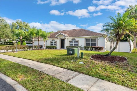 House in DeLand, Florida 4 bedrooms, 207.73 sq.m. № 1422227 - photo 3