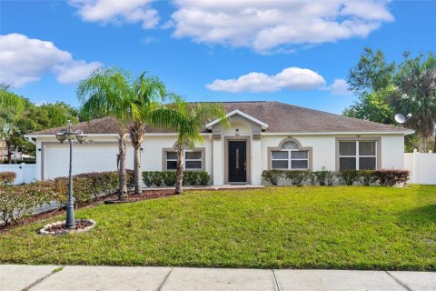 House in DeLand, Florida 4 bedrooms, 207.73 sq.m. № 1422227 - photo 1