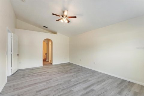House in DeLand, Florida 4 bedrooms, 207.73 sq.m. № 1422227 - photo 23