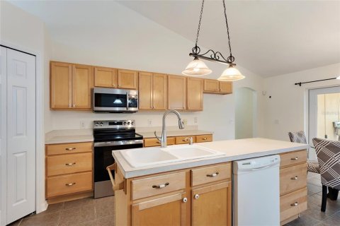 House in DeLand, Florida 4 bedrooms, 207.73 sq.m. № 1422227 - photo 20