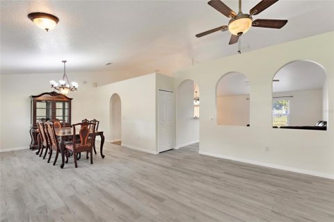House in DeLand, Florida 4 bedrooms, 207.73 sq.m. № 1422227 - photo 5